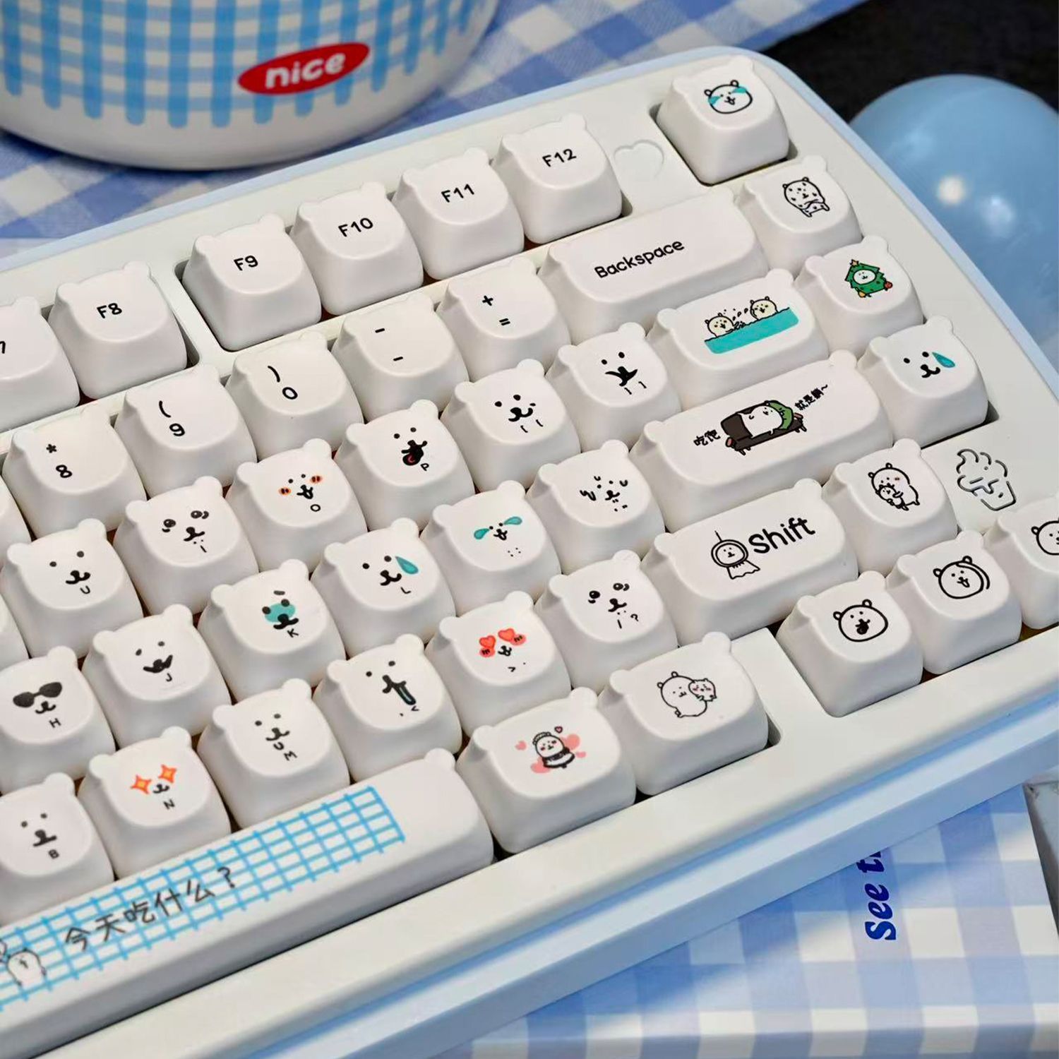 Gaming Keyboard Ergo - Милые мультяшные кейкапы с медведем-шутником из